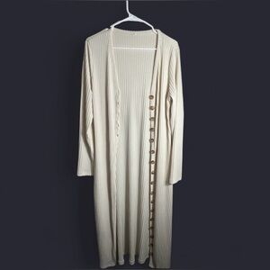5/$25 Women’s Cream Long sleeve button up cardigan sweater NWOT’s, size L